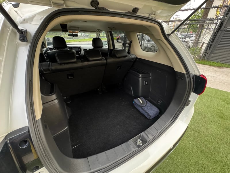 Mitsubishi Outlander GLX 2023 - Imagen 19 de 19
