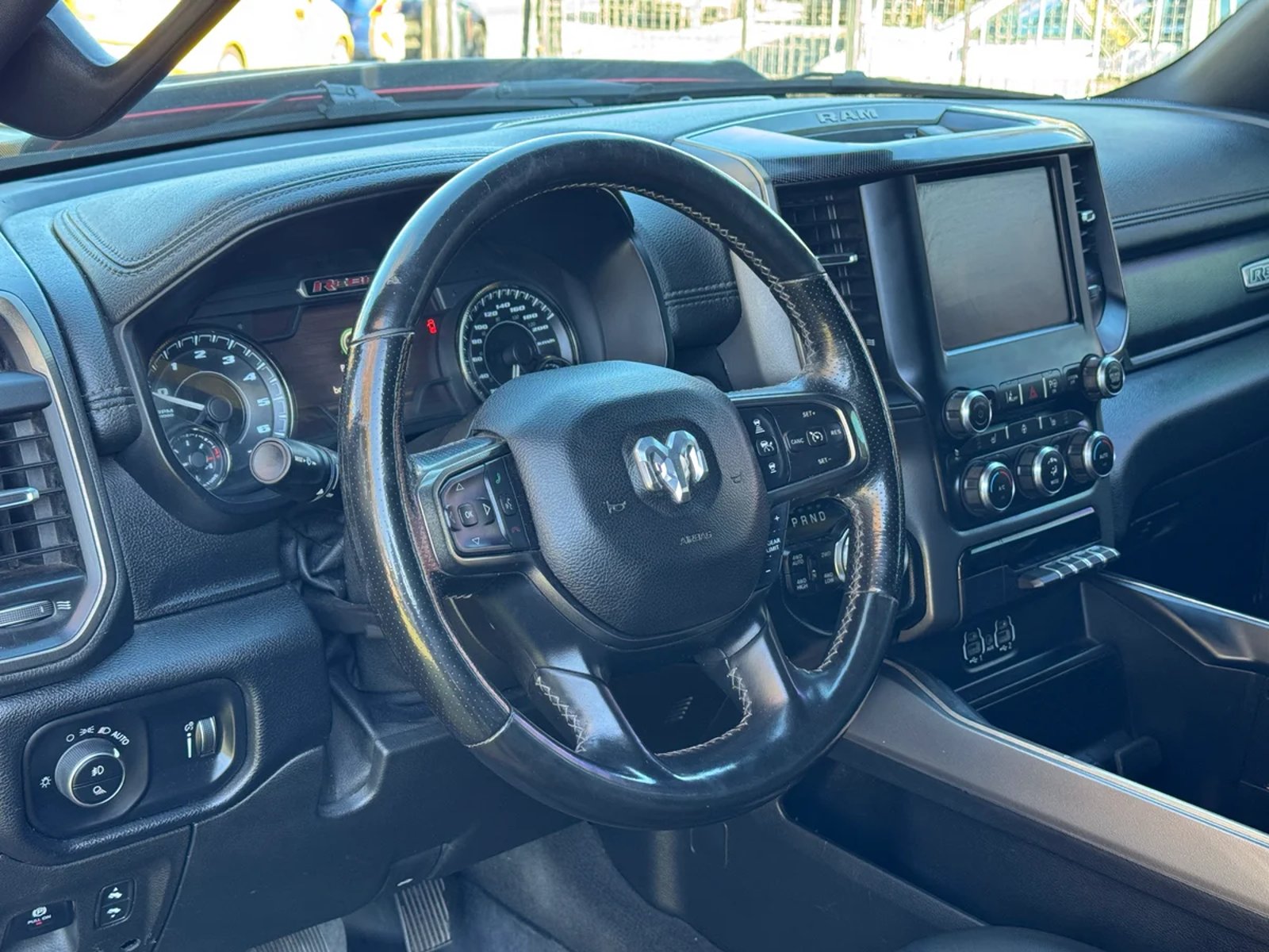 RAM 1500 REBEL CREW DCAB 4X4 5.7 AUT 2022 - Imagen 13 de 15