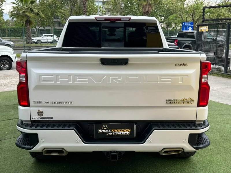 Chevrolet Silverado High Country Duramax IVA INCLUIDO 2025 - Imagen 8 de 18