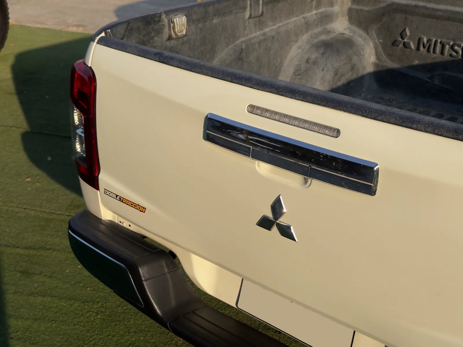 Mitsubishi L200 Katana CRT 2022 - Imagen 8 de 16