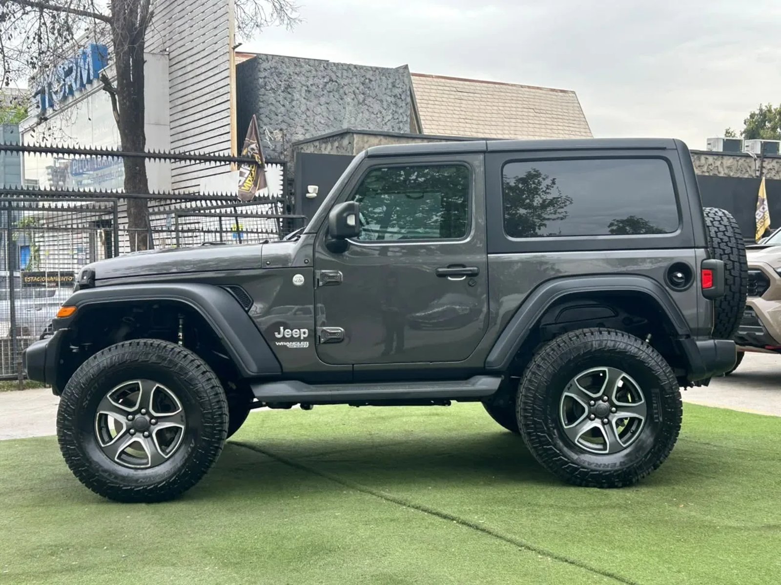 Jeep Wrangler JL Sport 2021 - Foto 5 de 17