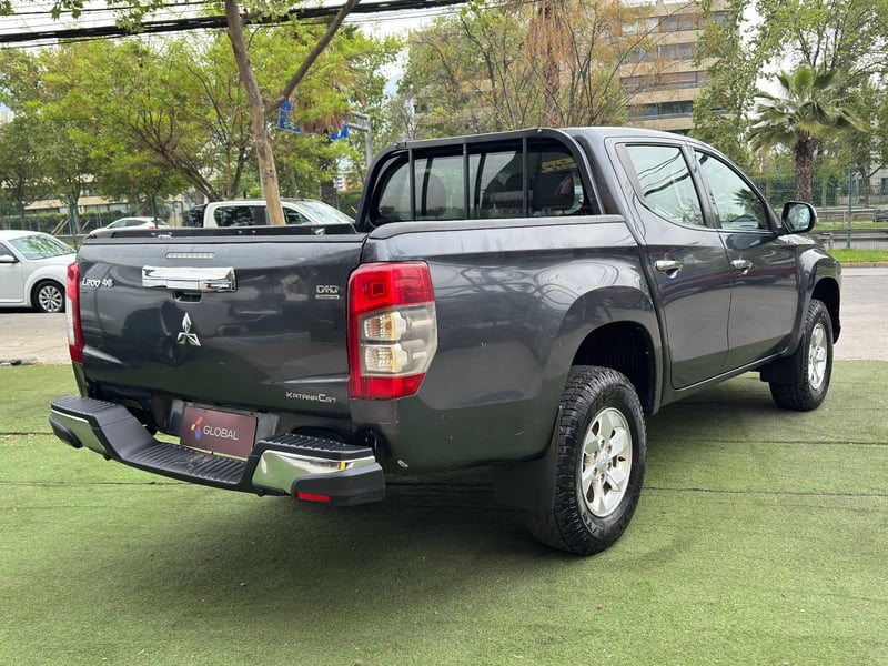 Mitsubishi L200 Katana CRT 2021 - Imagen 7 de 16