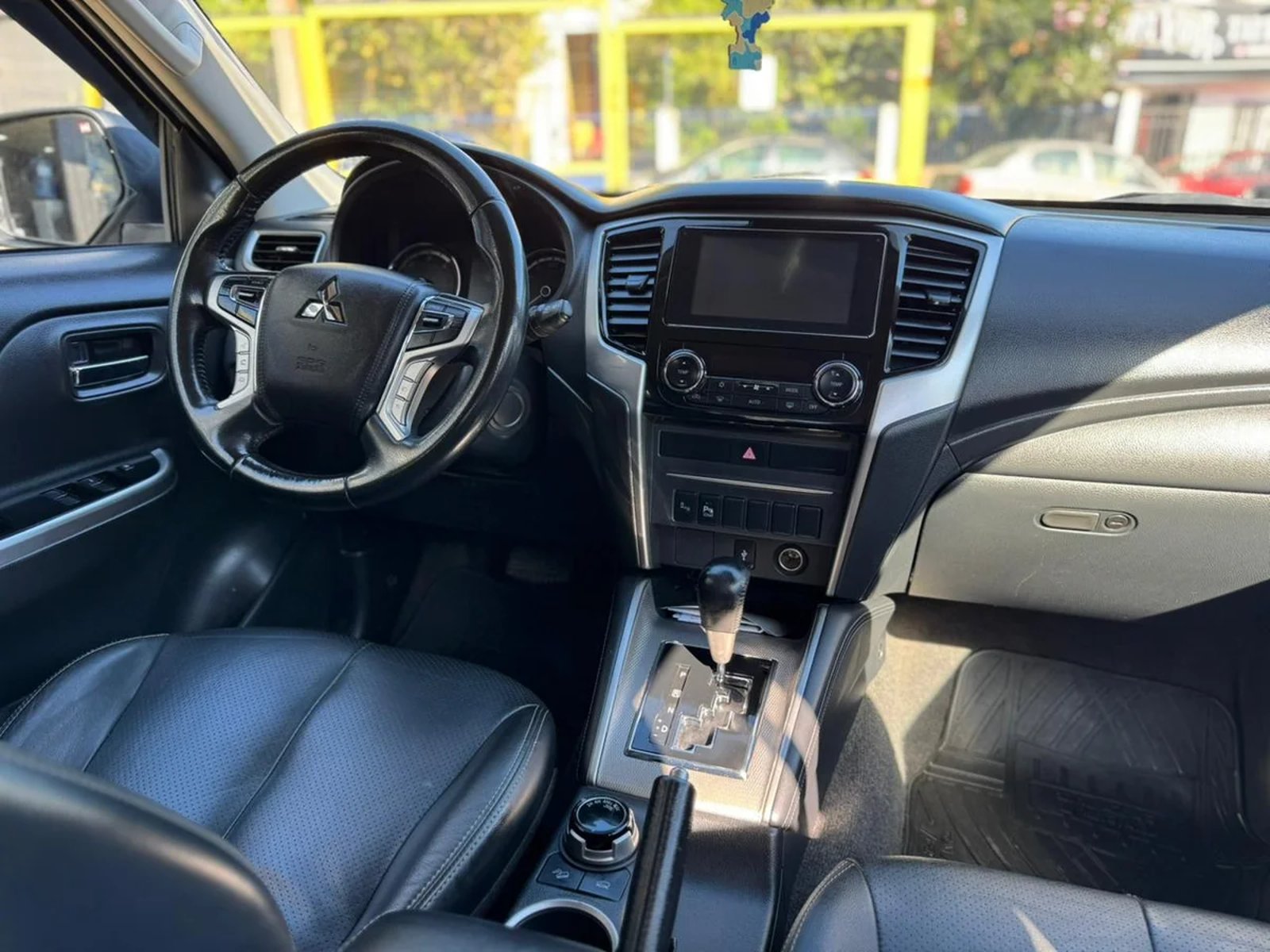 MITSUBISHI L200 DAKAR HP 4X4 2.4 2021 - Imagen 10 de 14