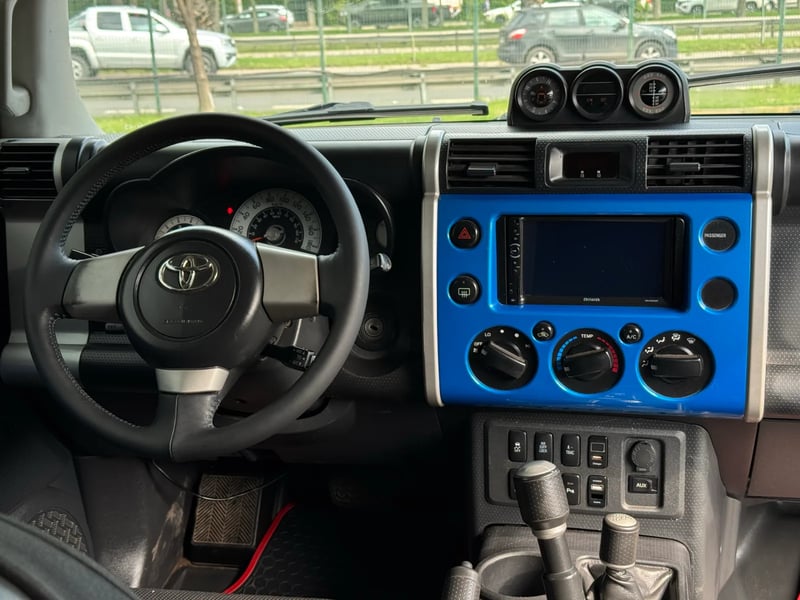 Toyota FJ Cruiser Limited 2010 - Imagen 16 de 18