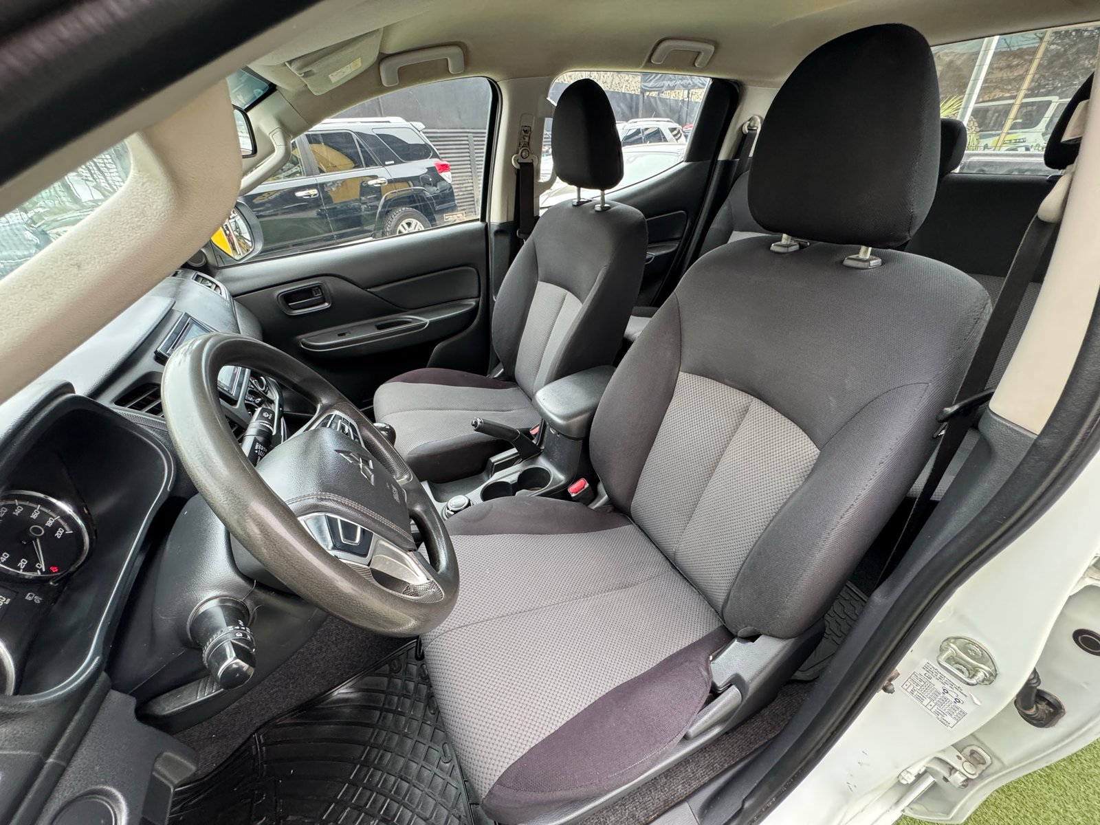 Mitsubishi L200 Katana CRT 2022 - Imagen 15 de 18