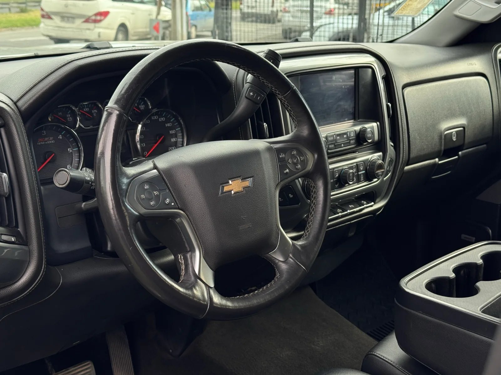 Chevrolet Silverado LTZ Z71 2015 - Imagen 13 de 19