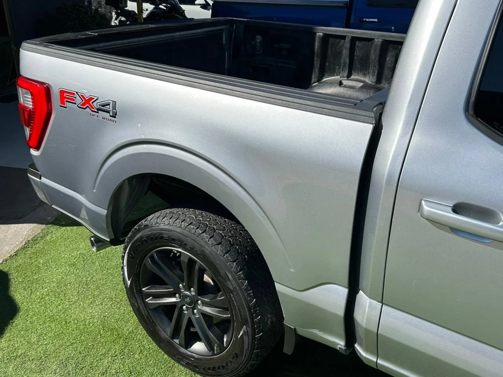Ford F-150 Lariat Sport 5.0 2022 - Imagen 9 de 16