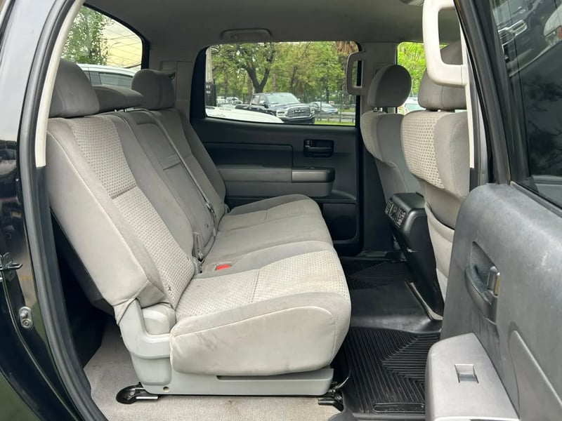 Toyota Tundra 5.7 4x4 2011 - Imagen 18 de 19