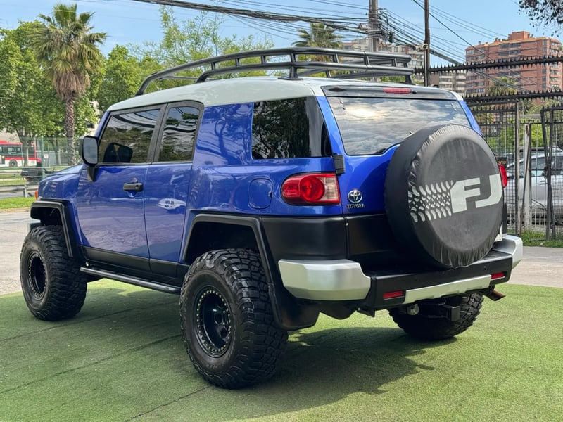 Toyota FJ Cruiser Limited 2010 - Imagen 5 de 18
