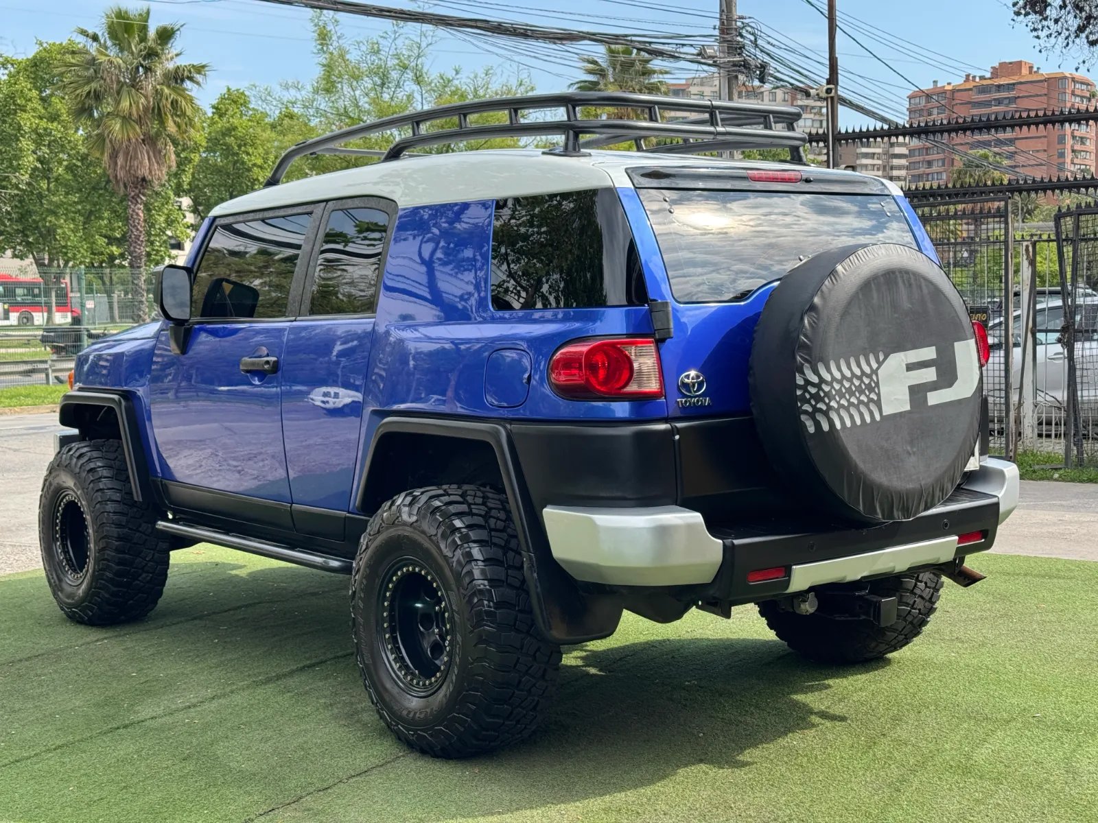 Toyota FJ Cruiser Limited 2010 - Foto 5 de 18
