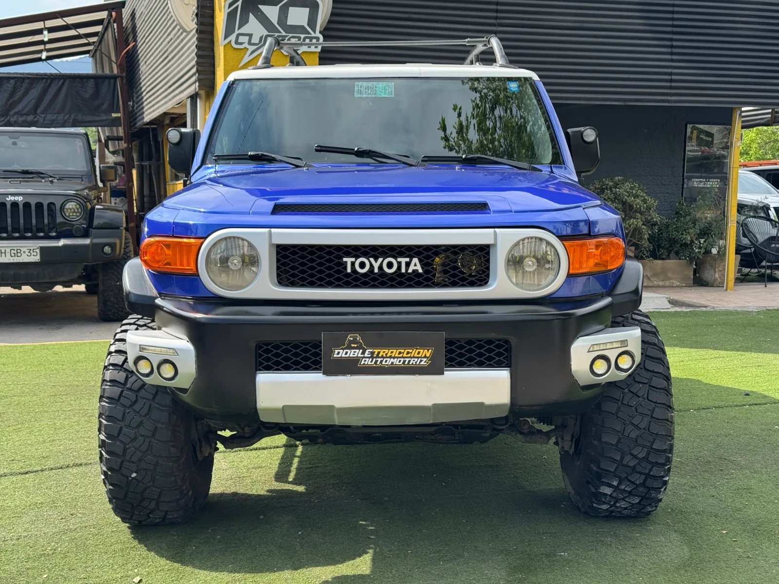 Toyota FJ Cruiser Limited 2010 - Foto 2 de 18