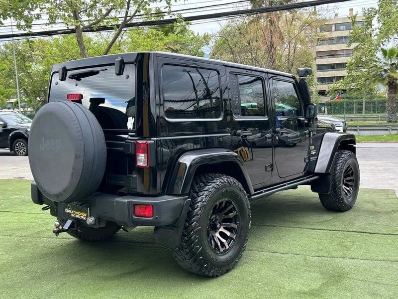 Jeep WRANGLER UNLTD SAHARA 2015 - Imagen 8 de 18