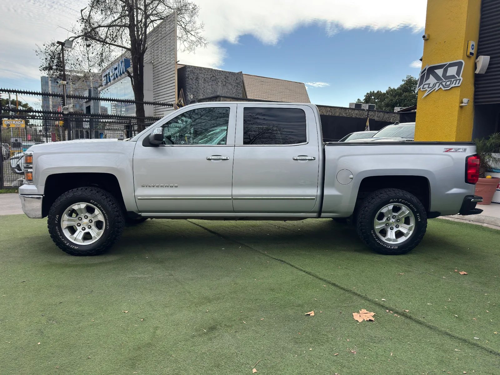 Chevrolet Silverado LTZ Z71 2015 - Imagen 4 de 19