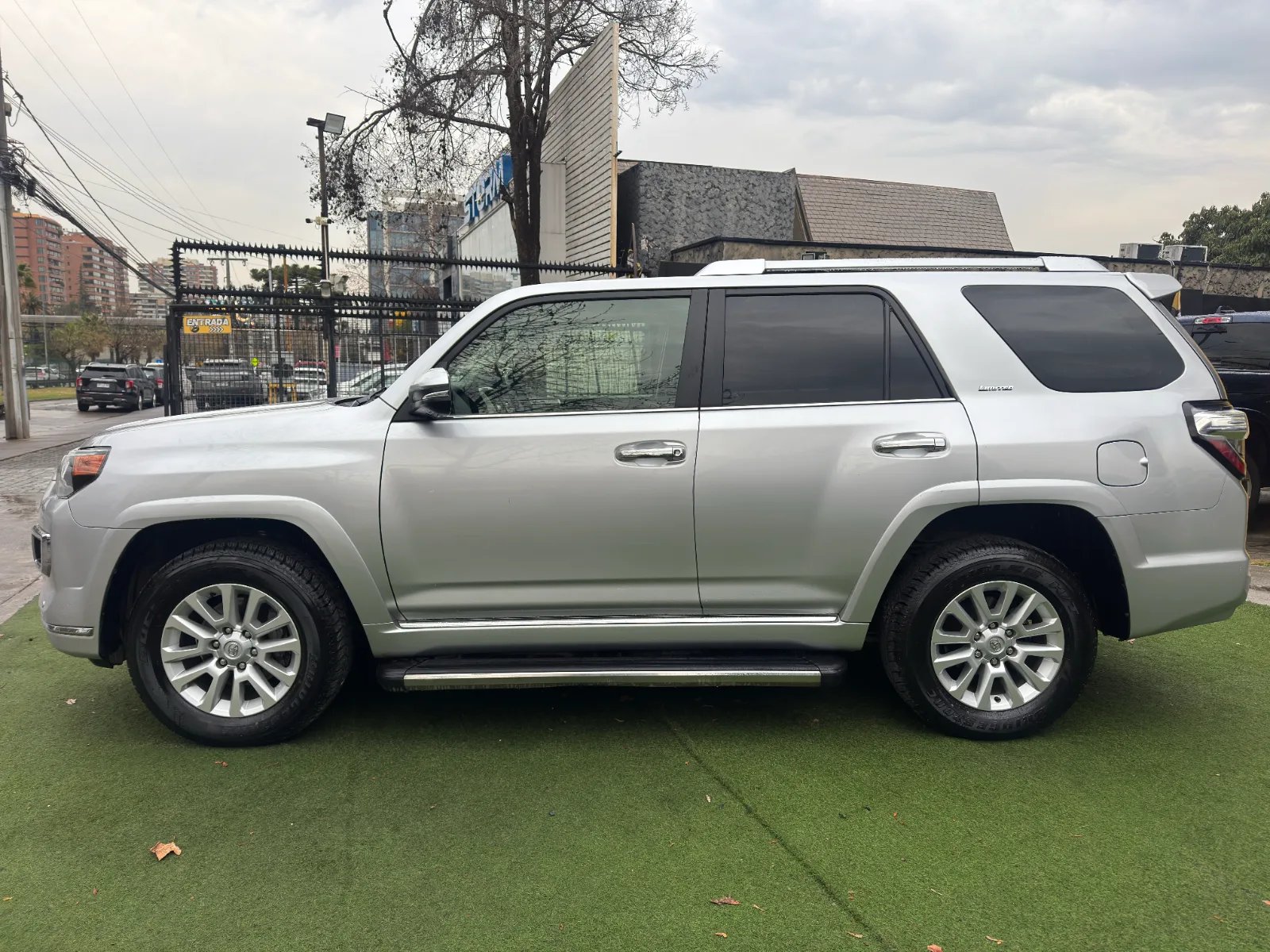 Toyota 4Runner Limited 2017 - Foto 5 de 17