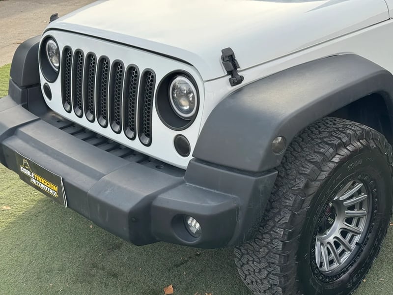 Jeep WRANGLER SPORT 2.8 AUT 2018 - Imagen 9 de 15
