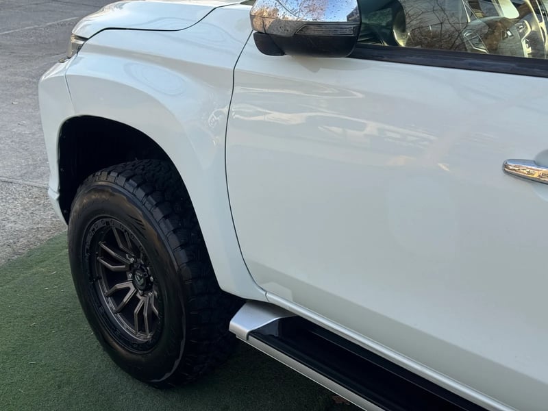 Mitsubishi L200 Katana CRT 2022 - Imagen 12 de 16