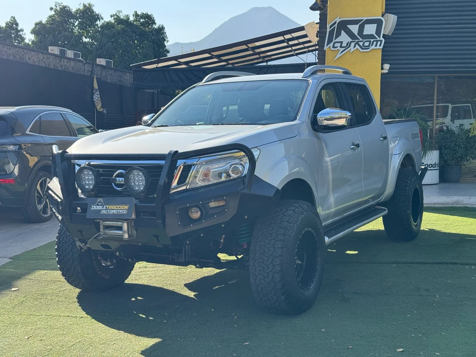 Nissan NP300 DCAB LE 4X4 2.3 AUT 2019 - Foto 3 de 15