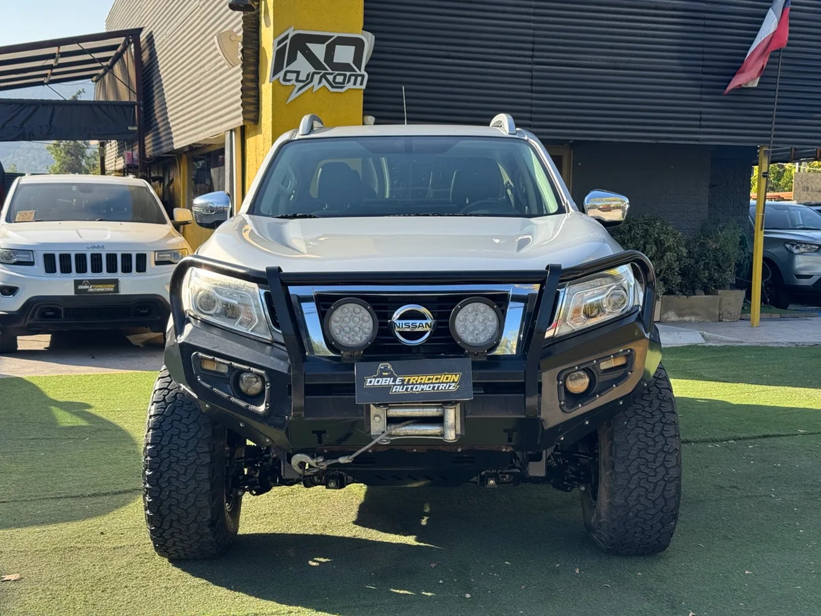 Nissan NP300 DCAB LE 4X4 2.3 AUT 2019 - Foto 2 de 15