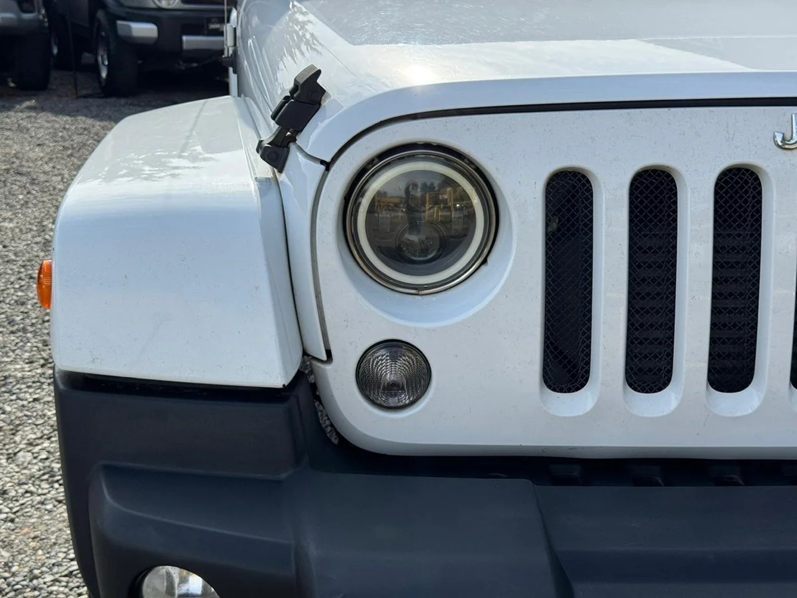 Jeep WRANGLER UNLIMITED SAHARA 2.8 AUT 2015 - Foto 3 de 13
