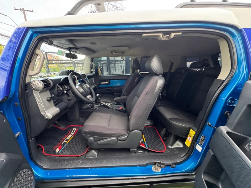 Toyota FJ Cruiser Limited 2010 - Imagen 17 de 18
