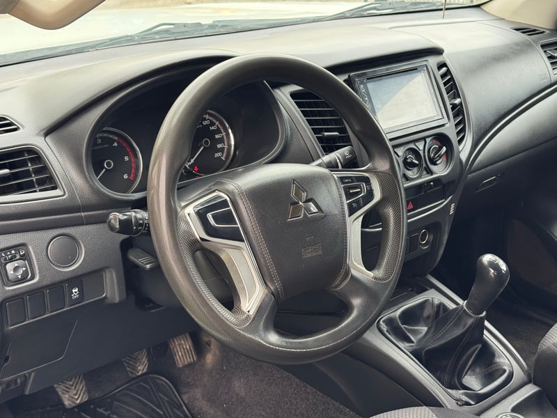 Mitsubishi L200 Katana CRT 2022 - Imagen 13 de 18