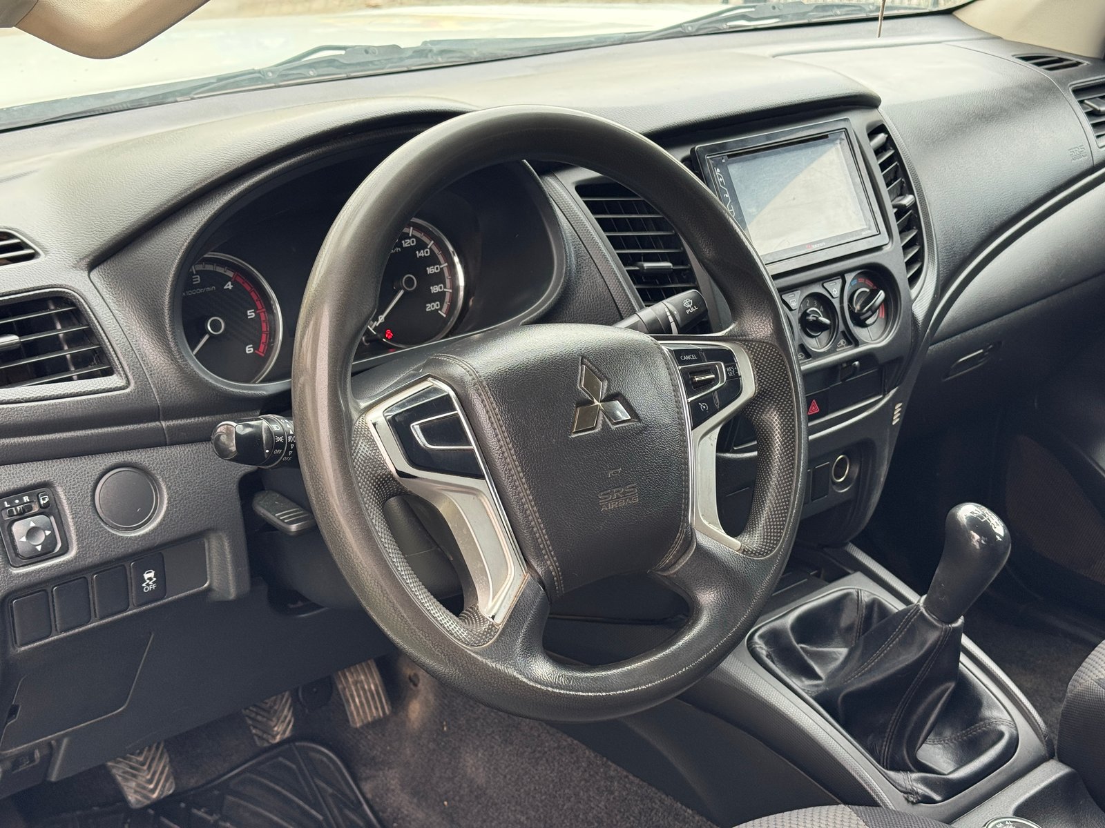 Mitsubishi L200 Katana CRT 2022 - Imagen 13 de 18