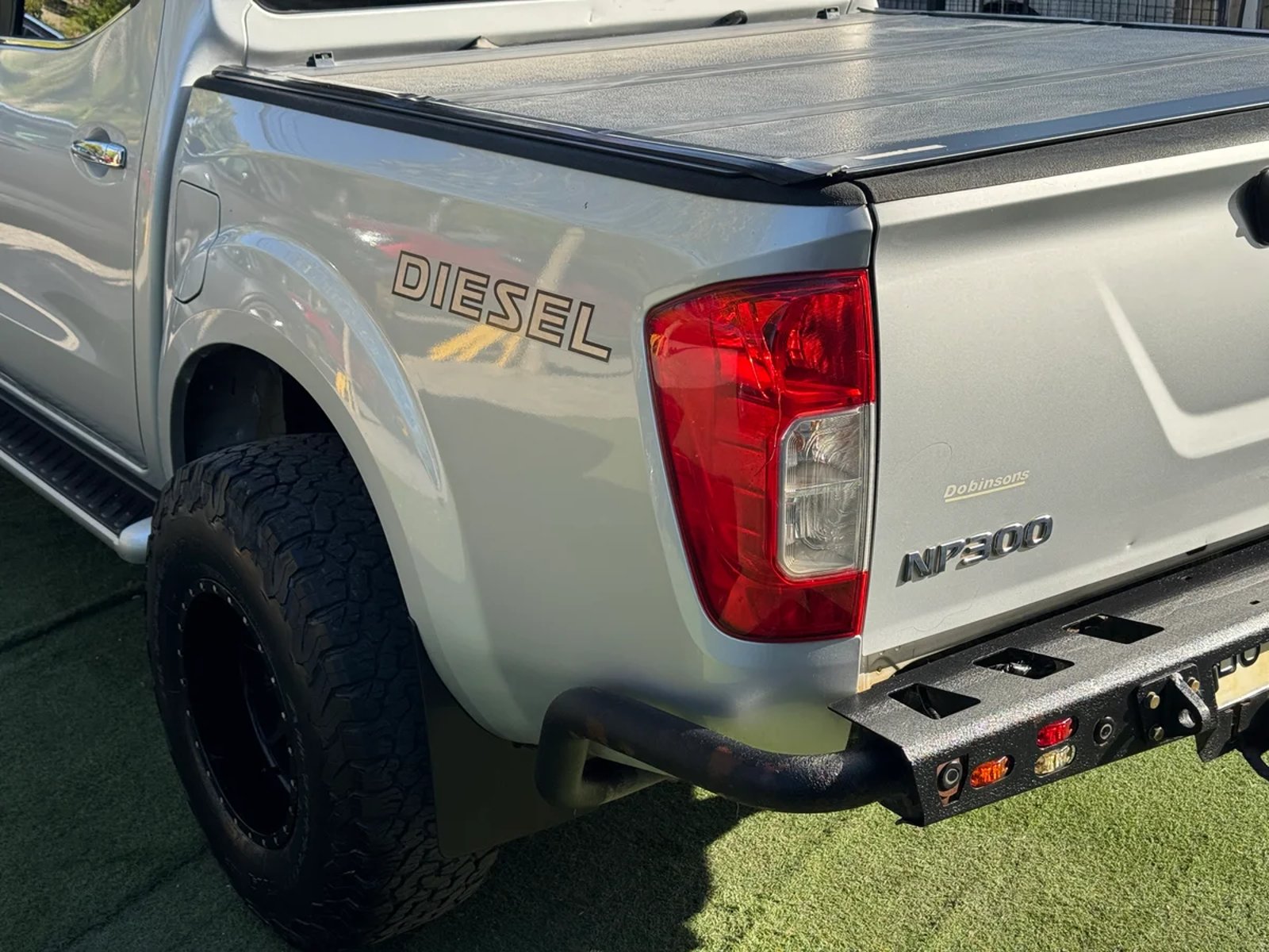 NISSAN NP300 DCAB LE 4X4 2.3 AUT 2019 - Imagen 7 de 12