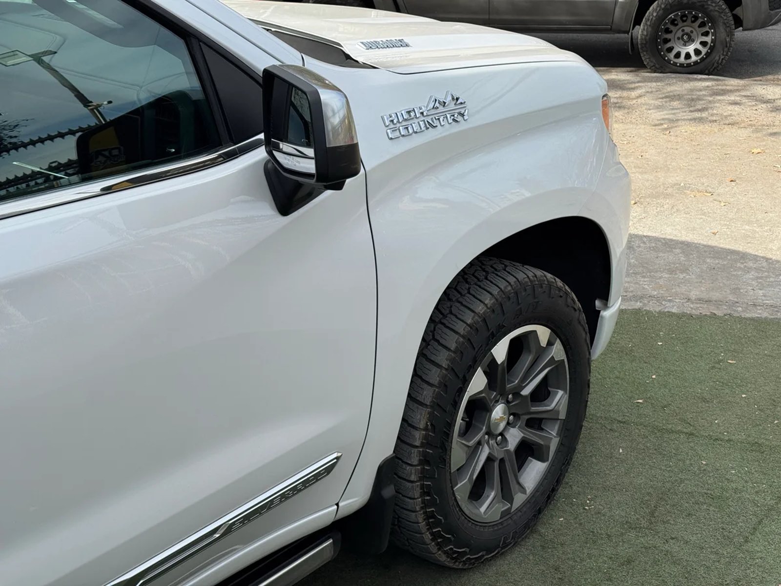 CHEVROLET SILVERADO 4X4 3.0L AUT 2024 - Imagen 9 de 15