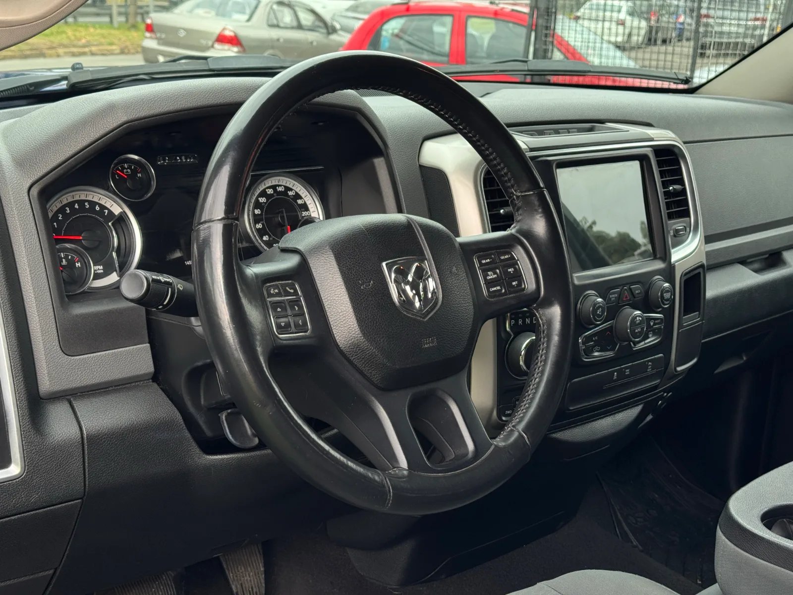 RAM 1500 SLT 2018 - Imagen 14 de 19