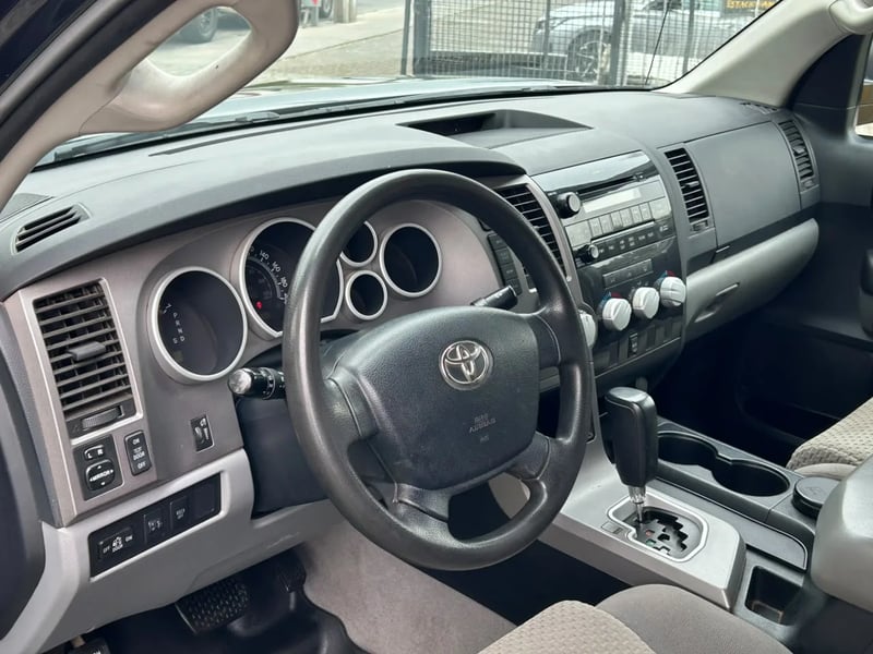Toyota Tundra 5.7 4x4 2011 - Imagen 12 de 19