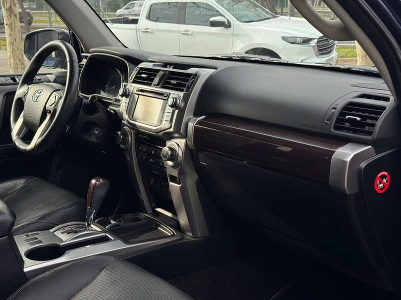 Toyota 4Runner Limited 2017 - Imagen 16 de 19