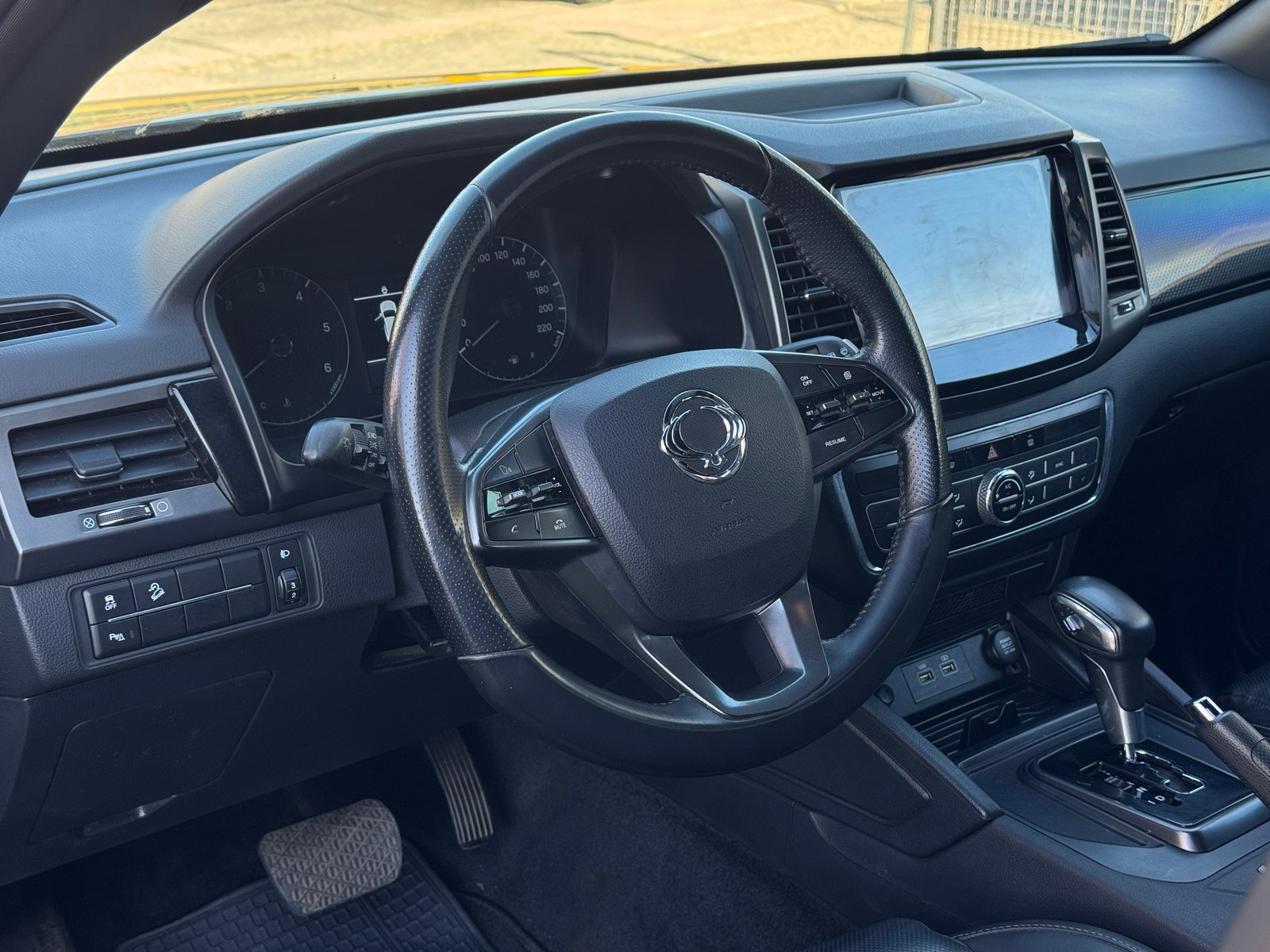 SsangYong Musso Grand Limited 2023 - Imagen 13 de 19