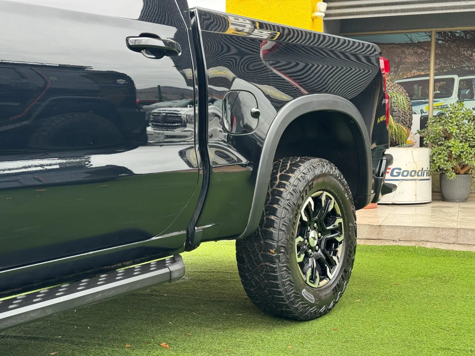 Chevrolet Silverado ZR2 2023 - Imagen 11 de 20