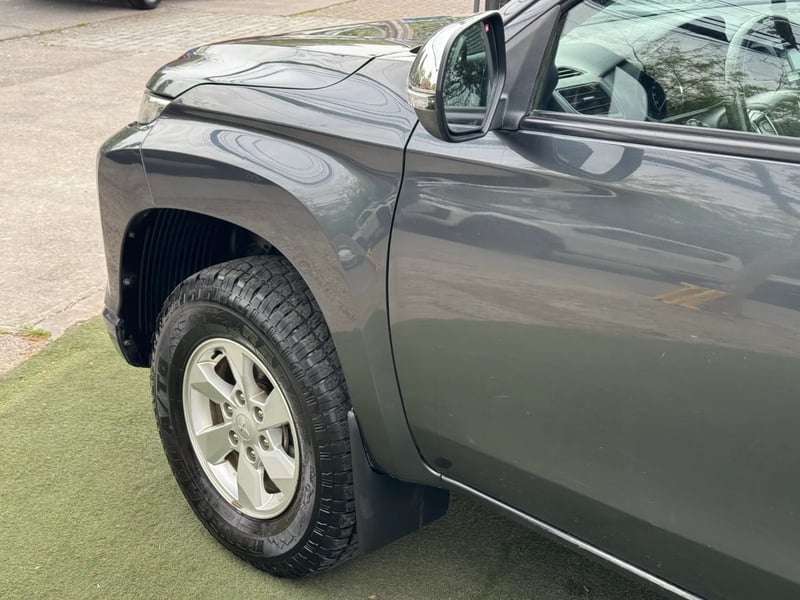 Mitsubishi L200 Katana CRT 2021 - Imagen 10 de 16