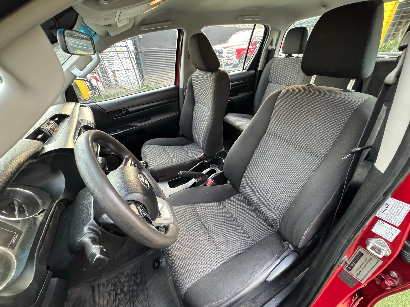 Toyota Hilux DX 2024 - Imagen 13 de 16