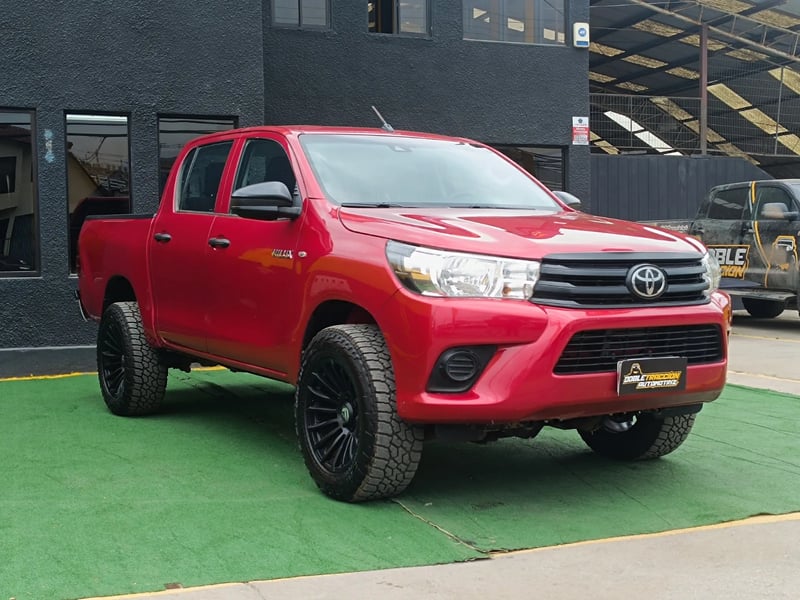 Toyota Hilux DX 4x4 2024