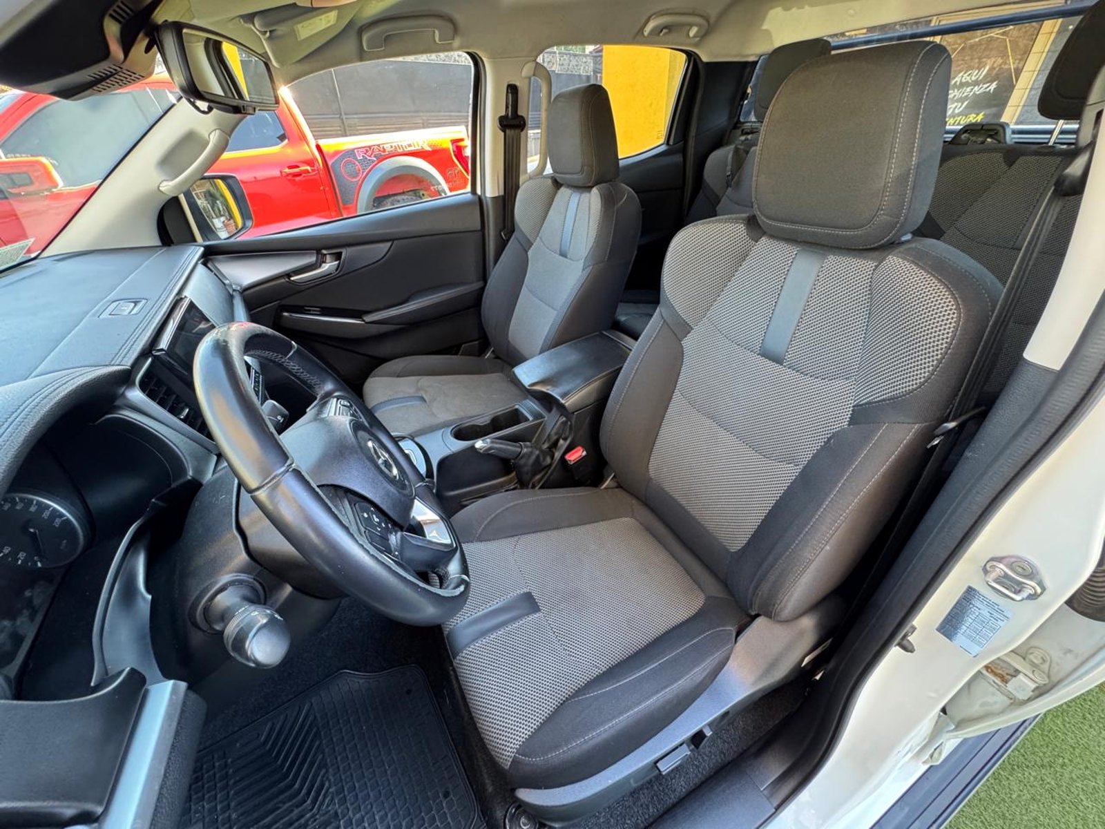 Mazda BT-50 High 2023 - Imagen 18 de 20