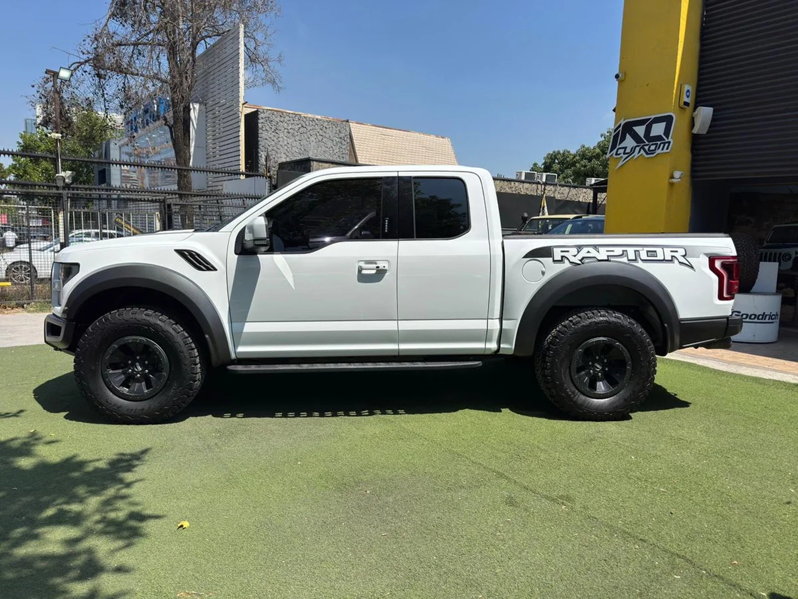 Ford F150 RAPTOR 4X4 3.5L AUT 2018 - Foto 4 de 15