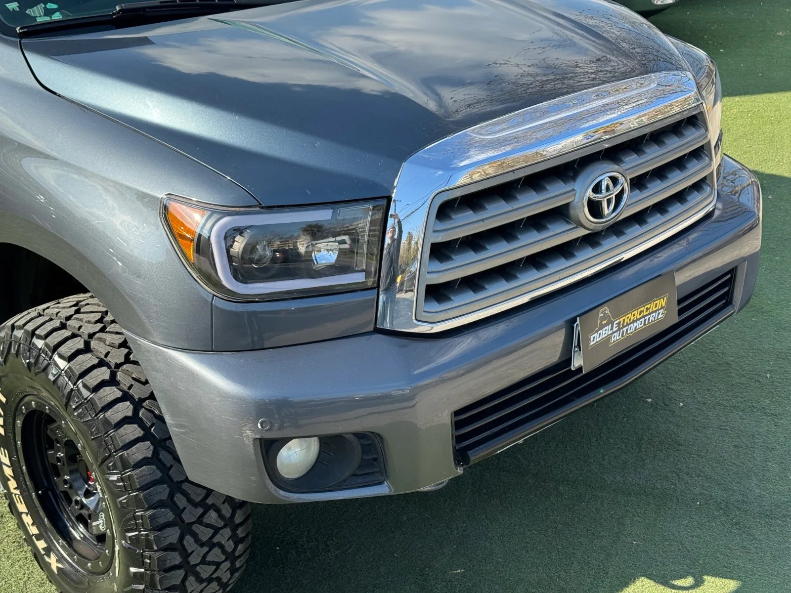 Toyota Sequoia Limited 2011 - Imagen 4 de 17