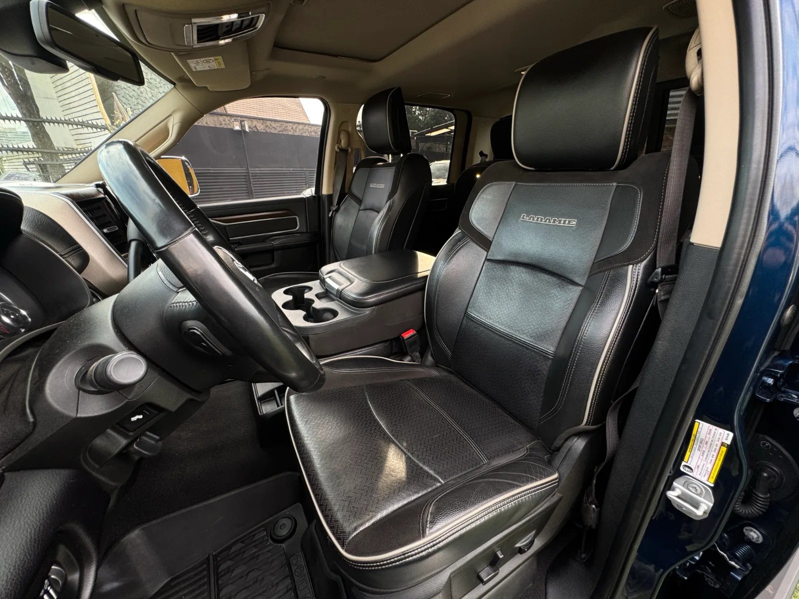 RAM 2500 Laramie 2022 - Imagen 16 de 20