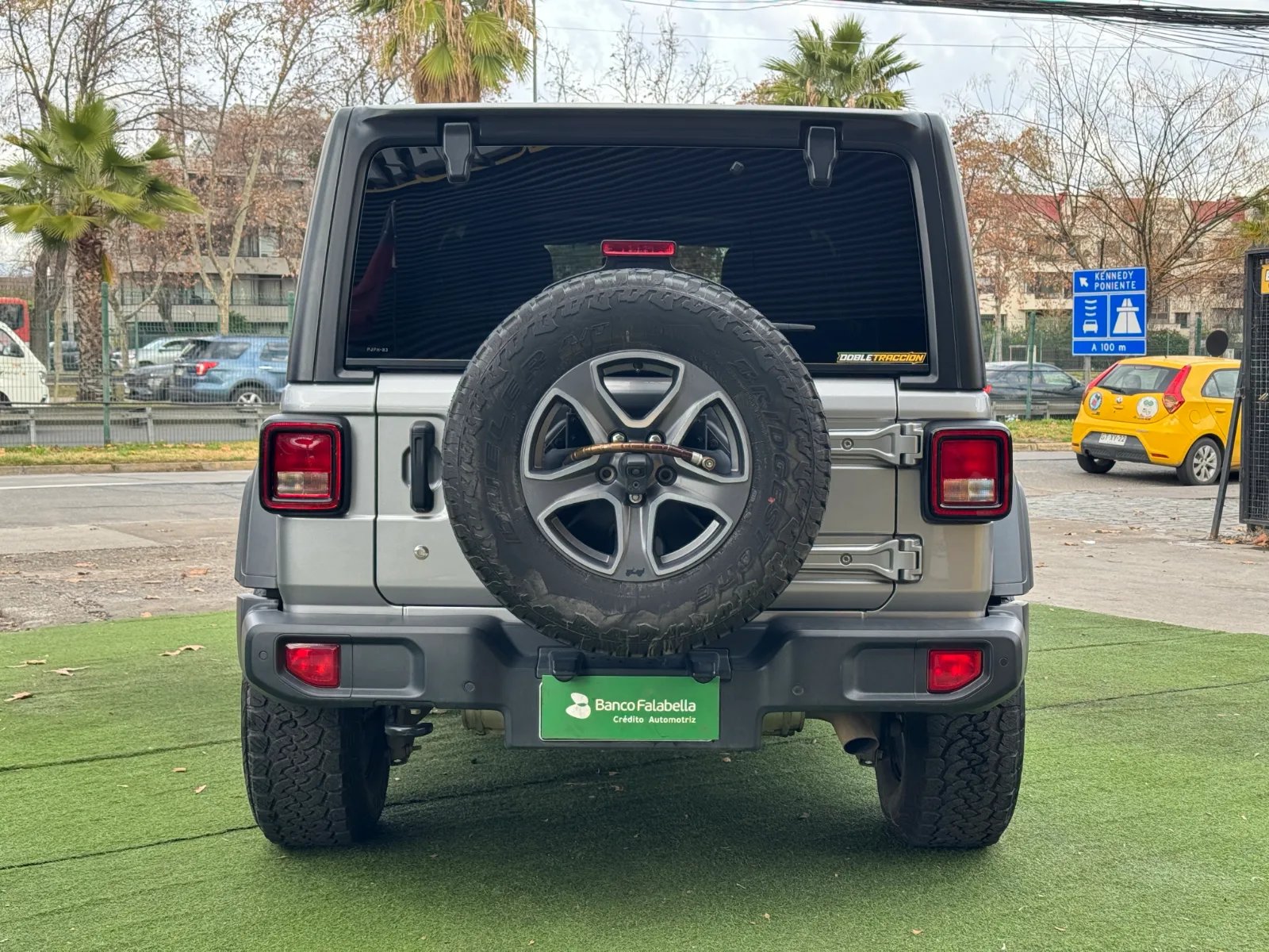 Jeep Wrangler JLU Sport 2020 - Imagen 6 de 19