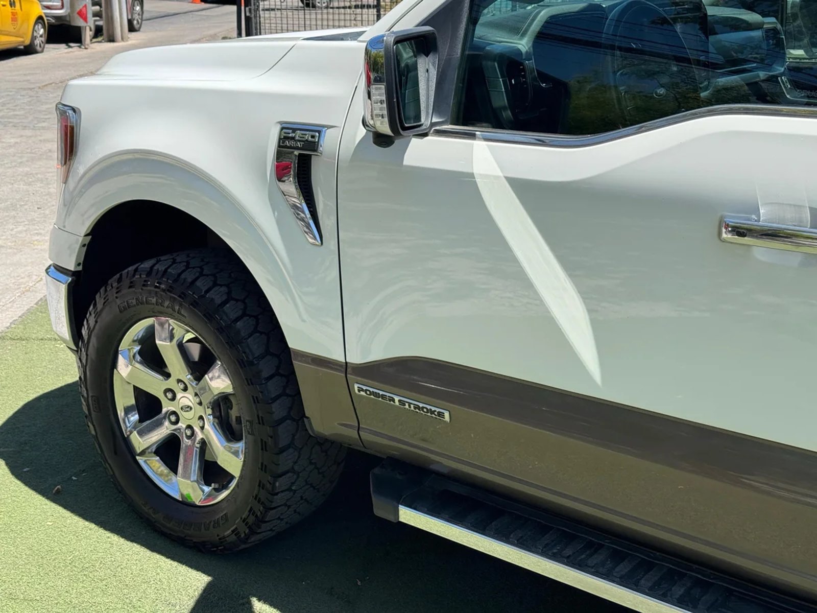 Ford F150 LARIAT LUXURY 4X4 5.0 AUT 2022 - Foto 5 de 15