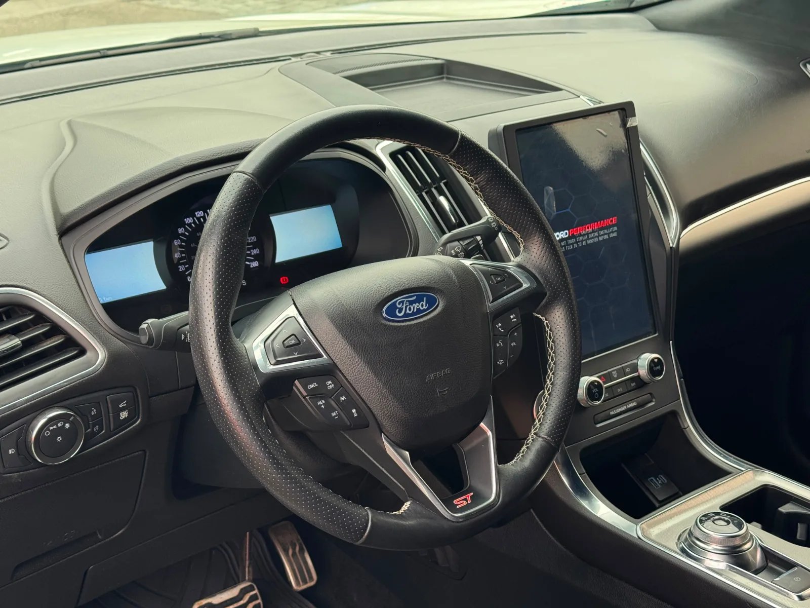 Ford Edge ST 2023 - Imagen 13 de 20