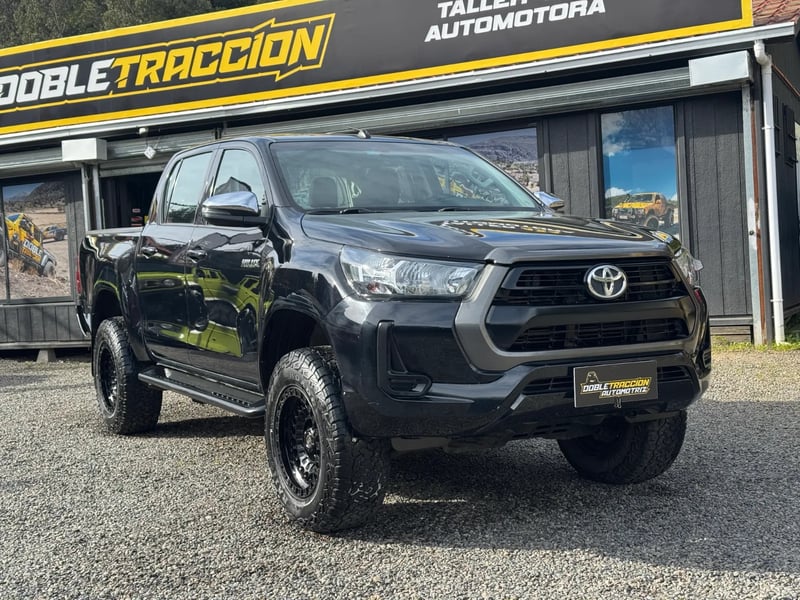 Toyota Hilux SR 2022