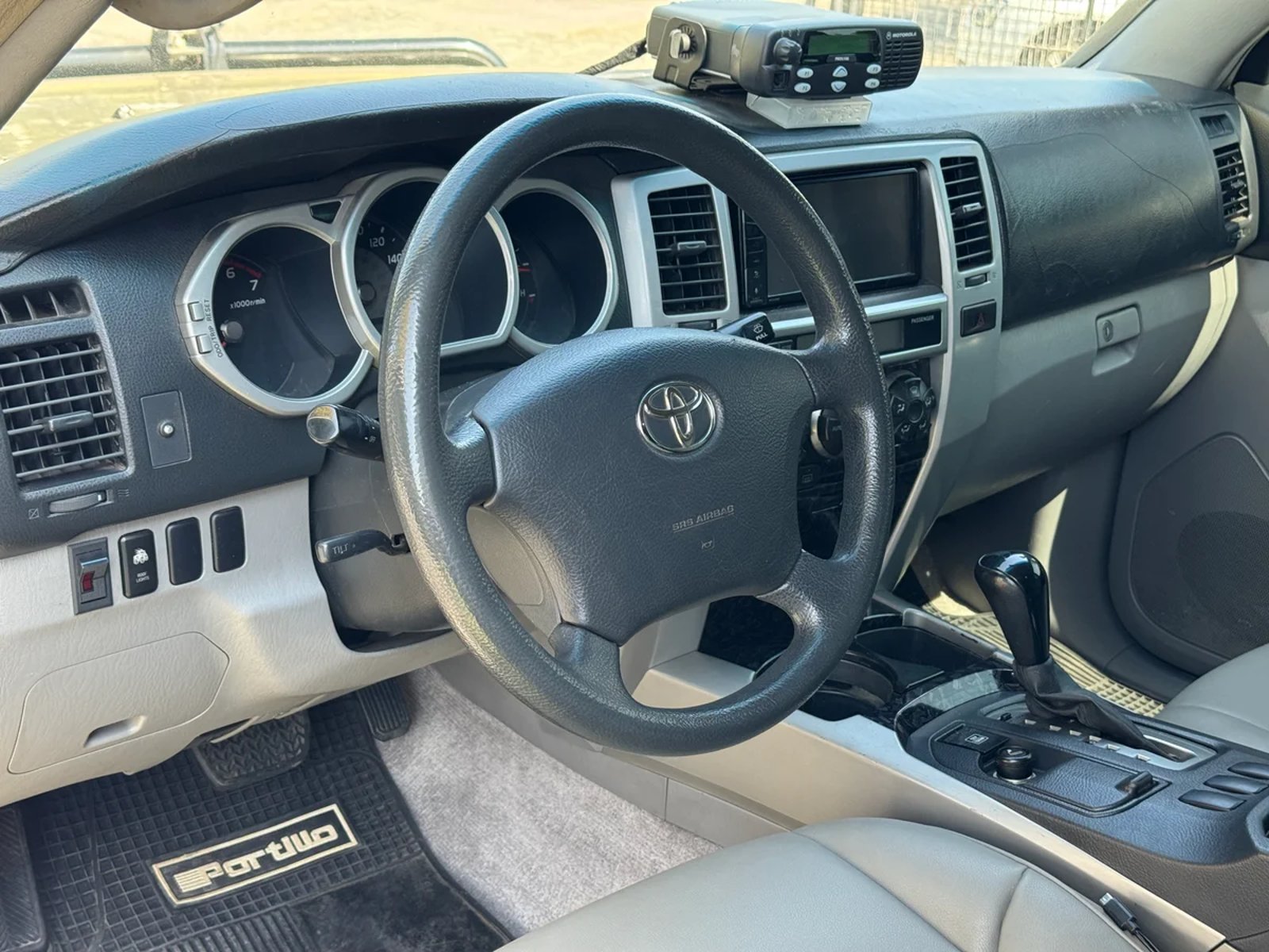 TOYOTA 4RUNNER SR5 4WD 4.0 AUT 2004 - Imagen 11 de 13
