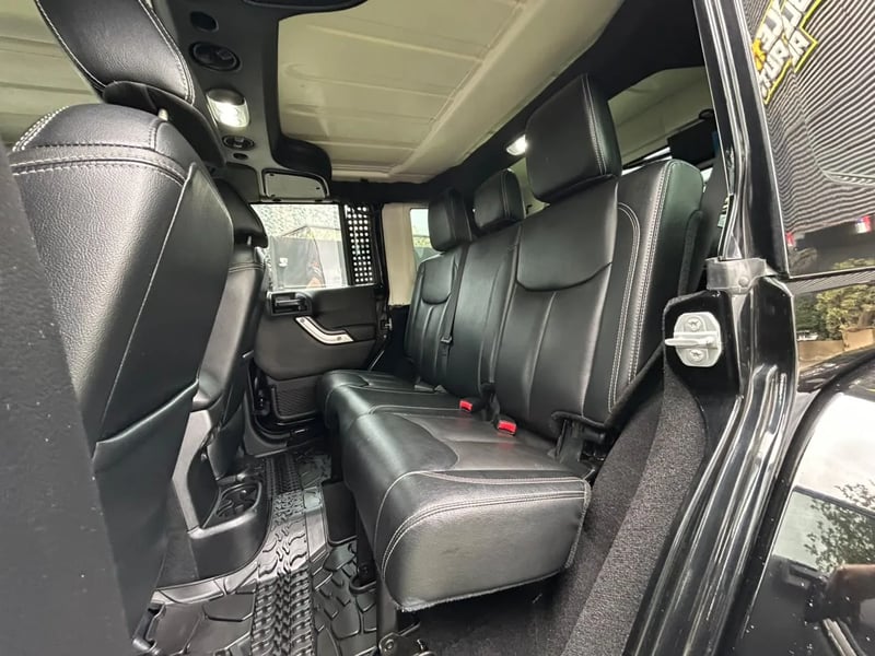 Jeep WRANGLER UNLTD SAHARA 2015 - Imagen 15 de 18