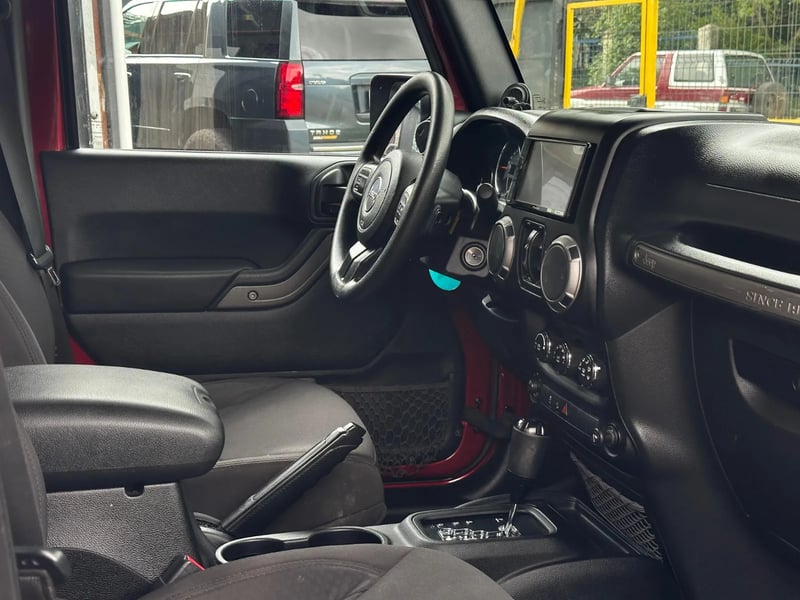 Jeep Wrangler JKU Sport 2013 - Imagen 15 de 20