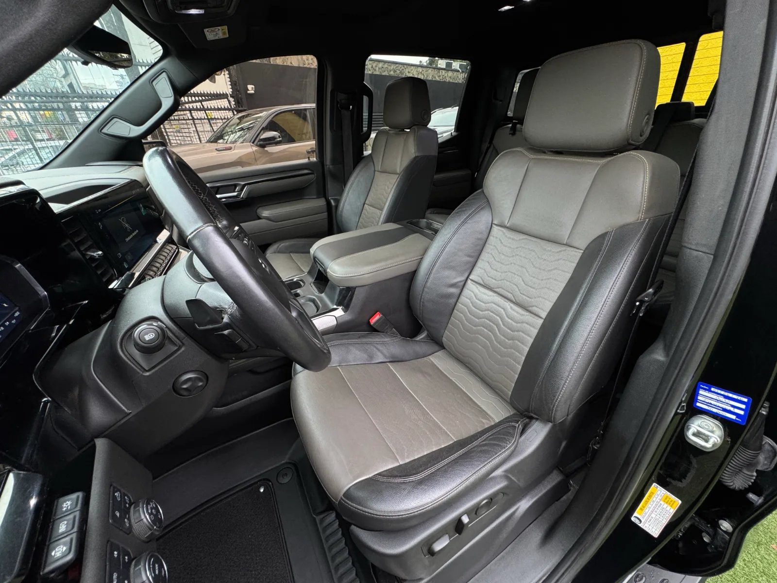 Chevrolet Silverado ZR2 2023 - Imagen 16 de 20
