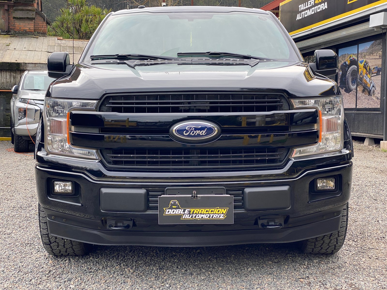 Ford F-150 Lariat Sport 2019 - Foto 2 de 16