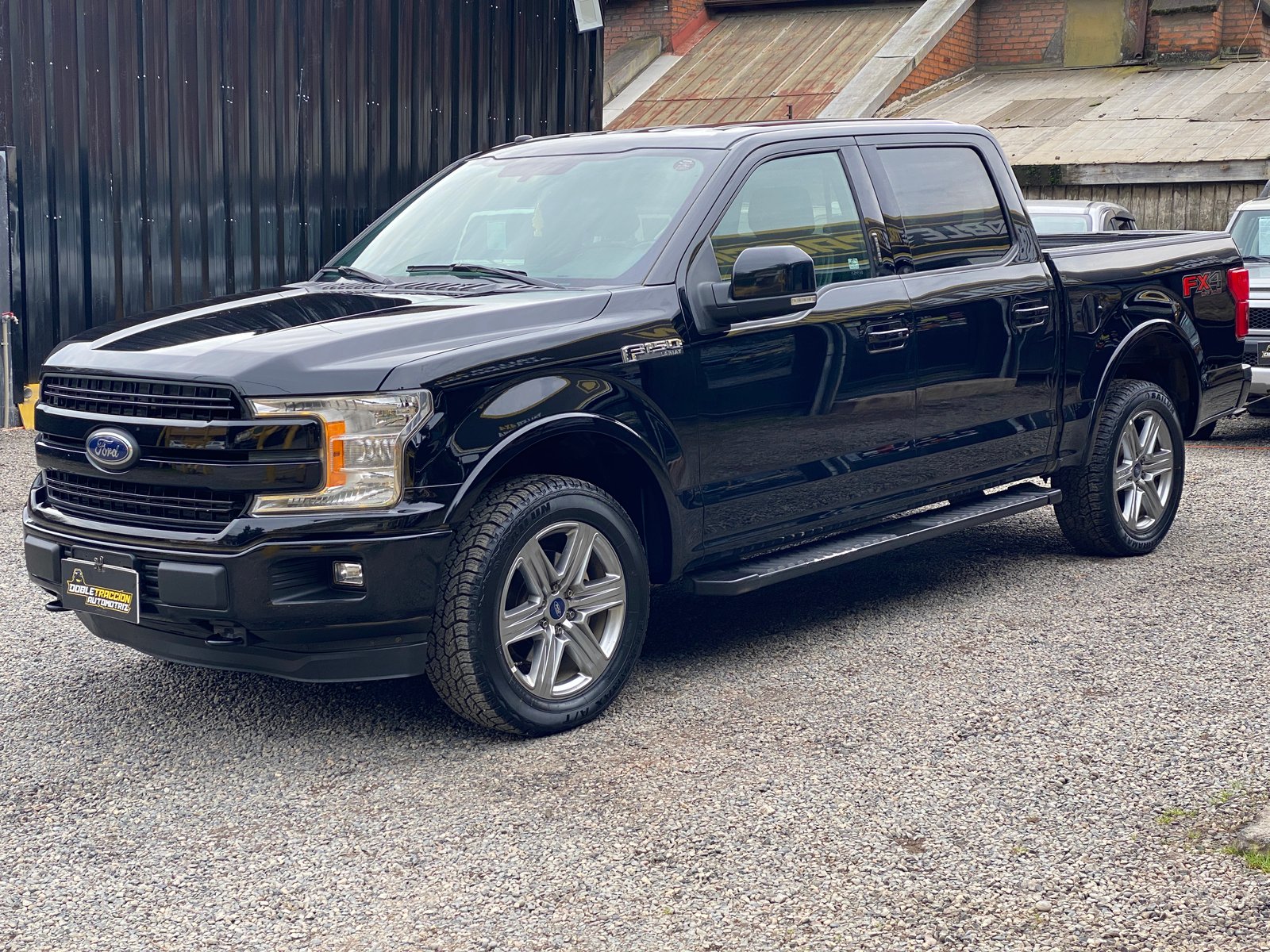 Ford F-150 Lariat Sport 2019 - Foto 3 de 16